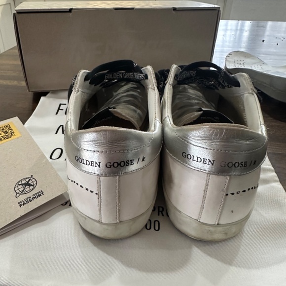 Great neutral Golden Goose Superstars - Picture 2 of 5